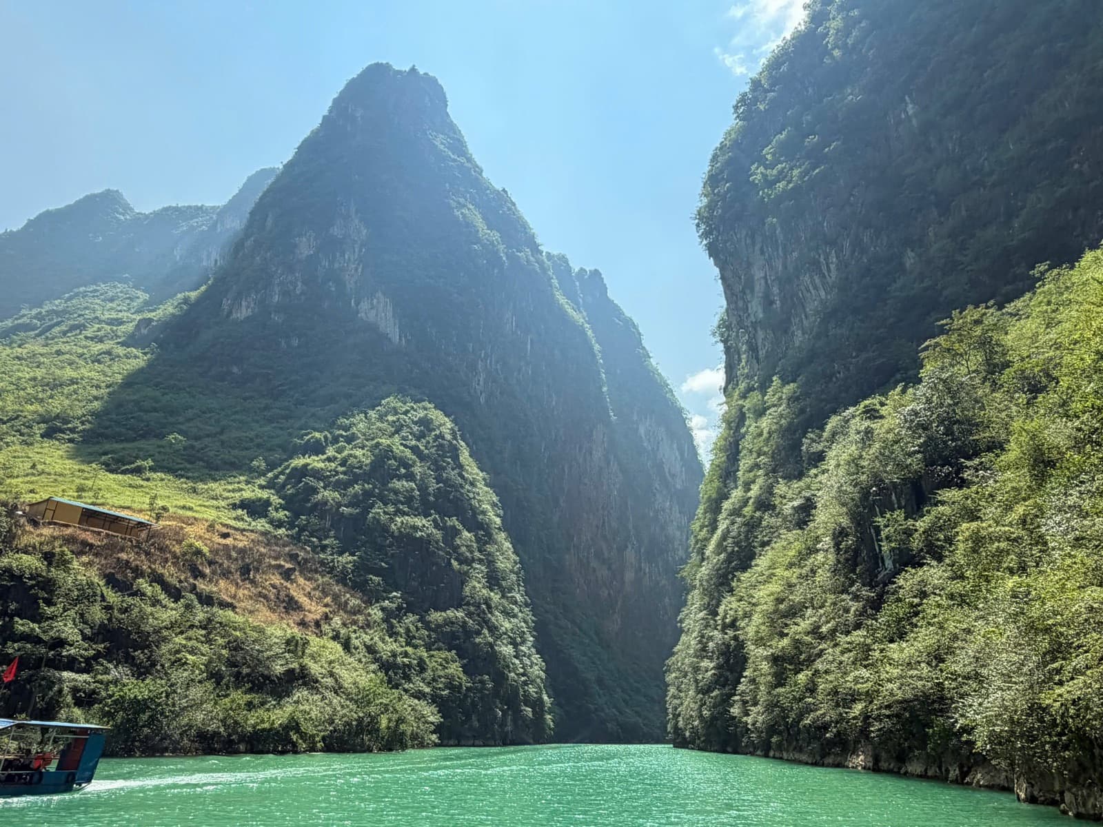 Mountain scenery on the Ha Giang Loop